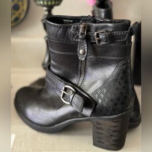 Earth Montana Black Heeled Leather Booties Size US 8.5